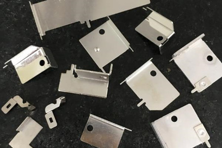 五金彈片的價格貴嗎?