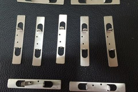 五金彈片開(kāi)模時(shí)需要注意的事項(xiàng)g